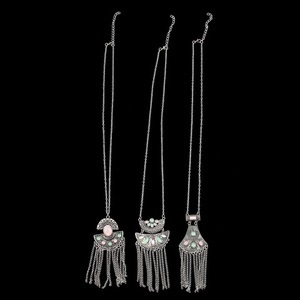 Collares etnicos con piedras